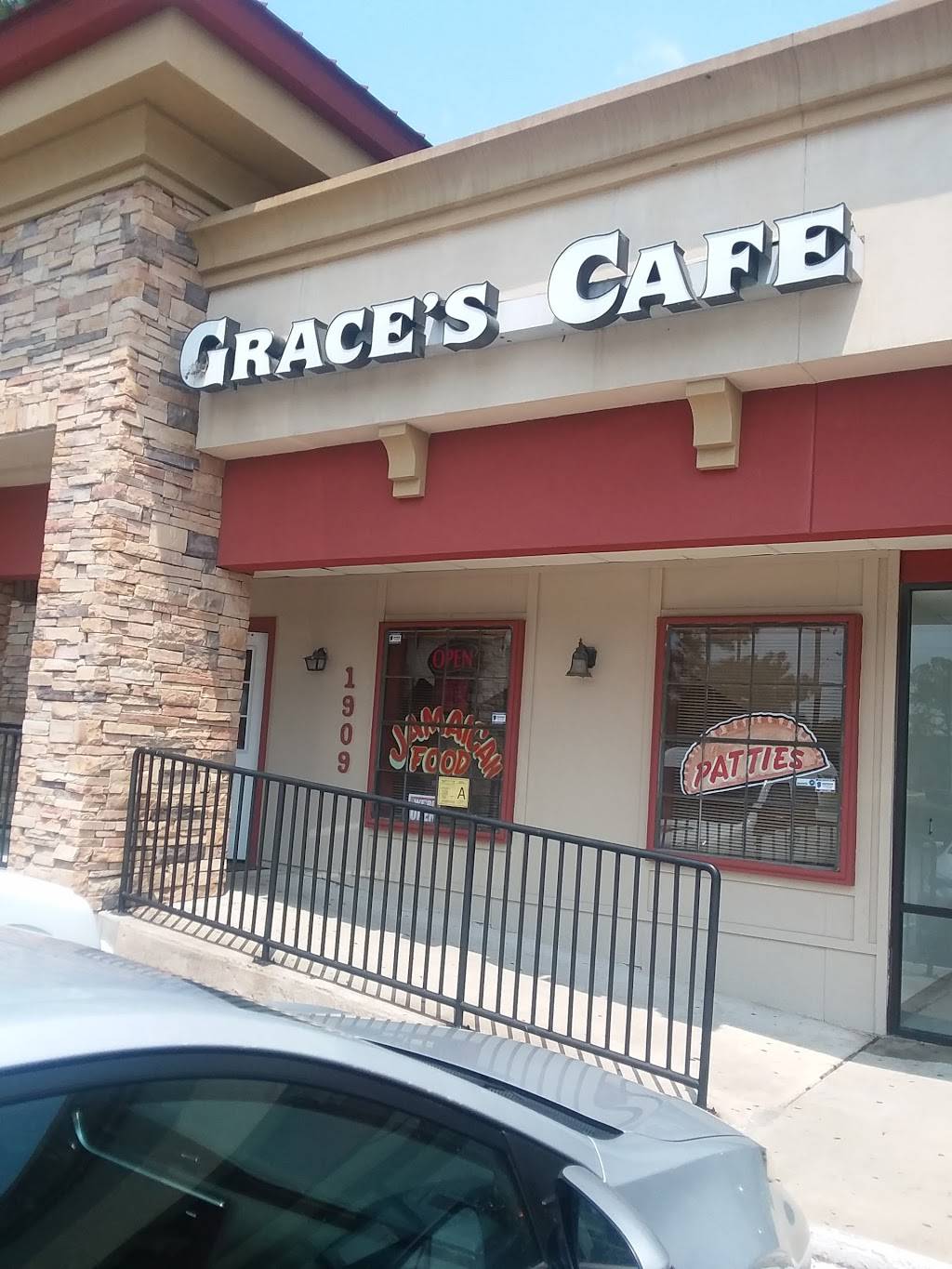 Graces Cafe | restaurant | 1909 Texas Pkwy, Missouri City, TX 77489, USA | 2812618451 OR +1 281-261-8451