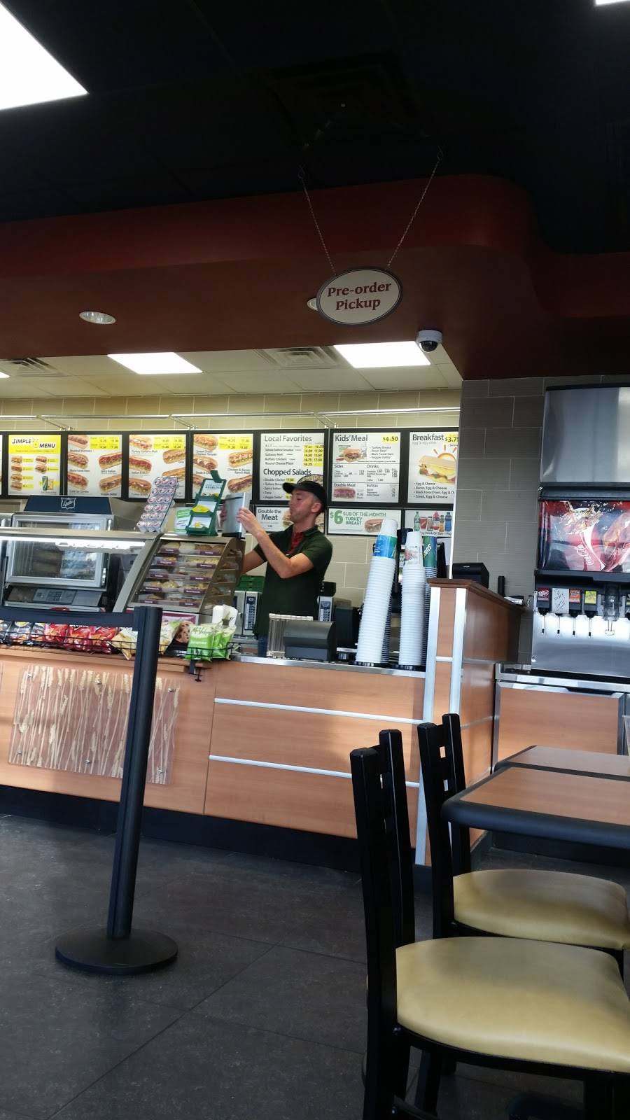 Subway | restaurant | 2710 N Highland Ave, Jackson, TN 38305, USA | 7317363321 OR +1 731-736-3321