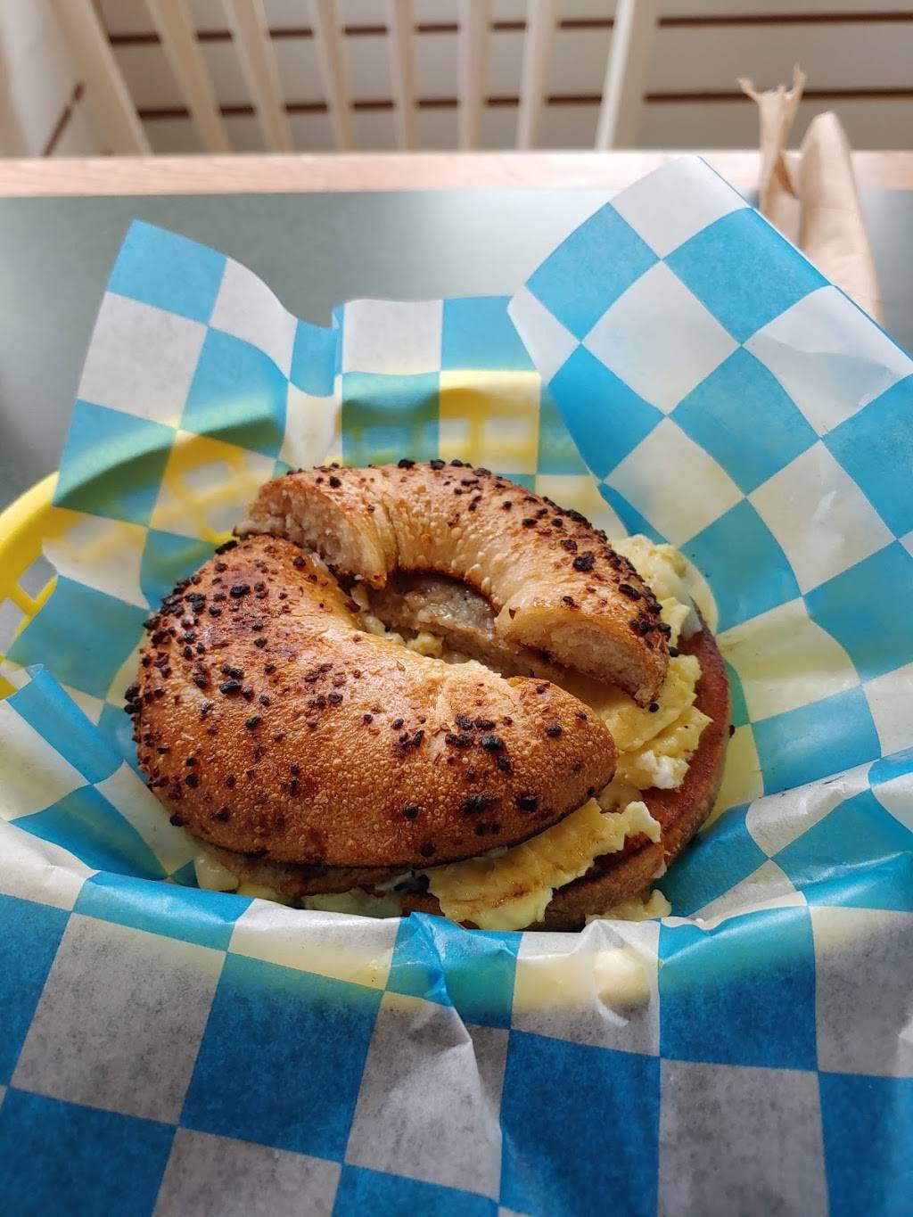 Island Scoop | restaurant | 79 North Rd, Jamestown, RI 02835, USA | 4015600223 OR +1 401-560-0223