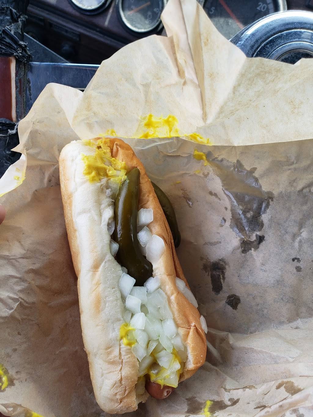 Jimmys Red Hots | restaurant | 4000 W Grand Ave, Chicago, IL 60651, USA | 7733849513 OR +1 773-384-9513