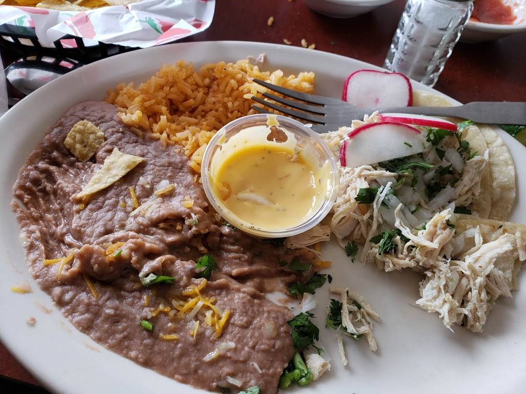 Izzys Mexican Flat Grill | restaurant | 25702 E Admiral Pl, Catoosa, OK 74015, USA | 9183790903 OR +1 918-379-0903