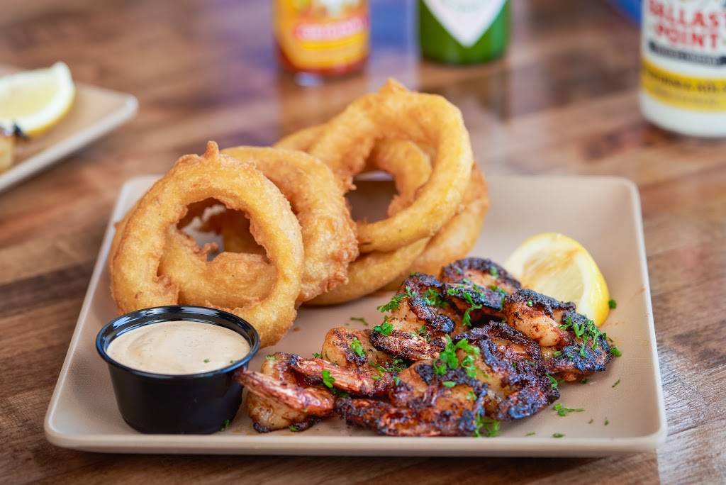 Point Loma Fish Shop | restaurant | 1110 Rosecrans St #100, San Diego, CA 92106, USA | 6197567778 OR +1 619-756-7778