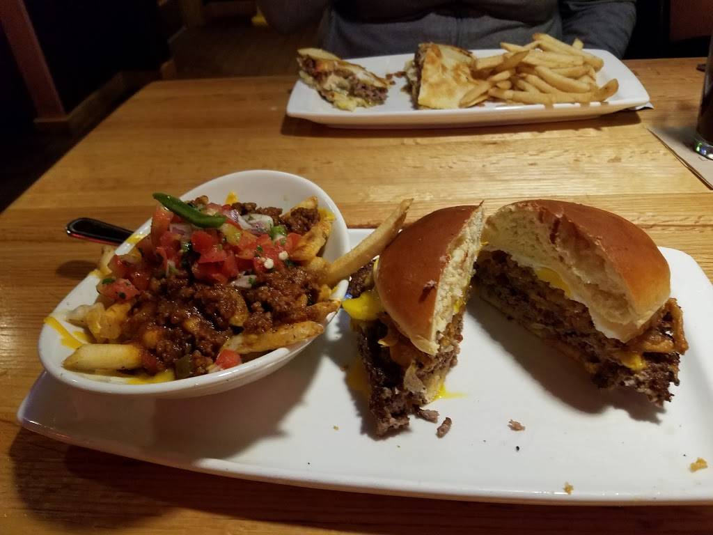 Applebees Grill + Bar | restaurant | 8380 E Point Douglas Rd S, Cottage Grove, MN 55016, USA | 6514585837 OR +1 651-458-5837