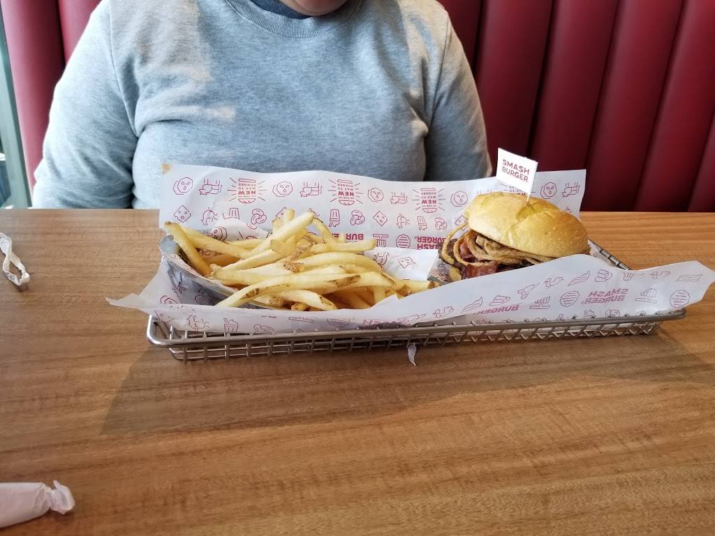 Smashburger | restaurant | 2022 First St, Simi Valley, CA 93065, USA | 8052103149 OR +1 805-210-3149