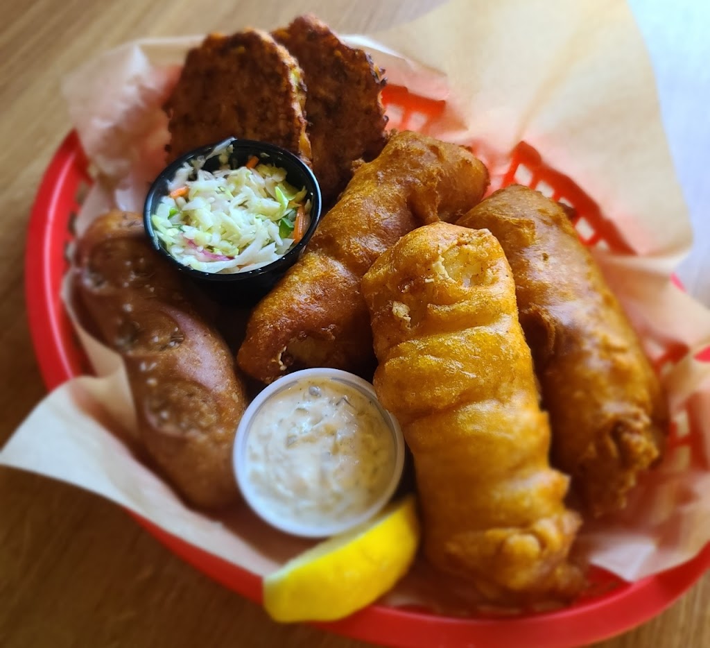 Magoos on the Mound | restaurant | 5841 W Bluemound Rd, Milwaukee, WI 53213, USA | 4148376125 OR +1 414-837-6125