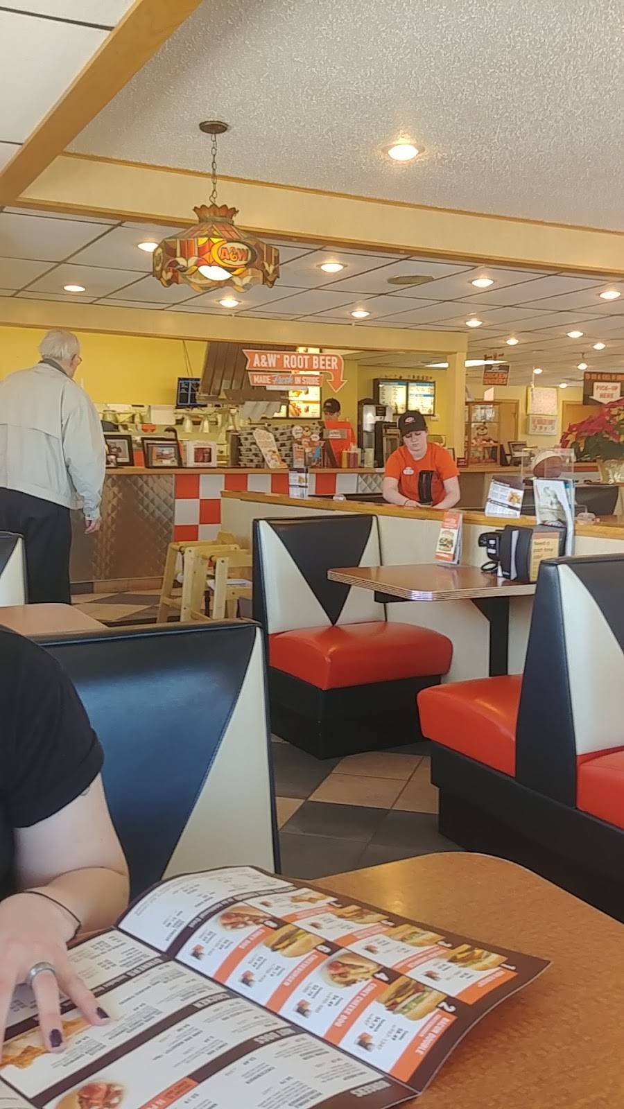 A&W | restaurant | 109 E 2nd Ave, Indianola, IA 50125, USA | 5159613553 OR +1 515-961-3553