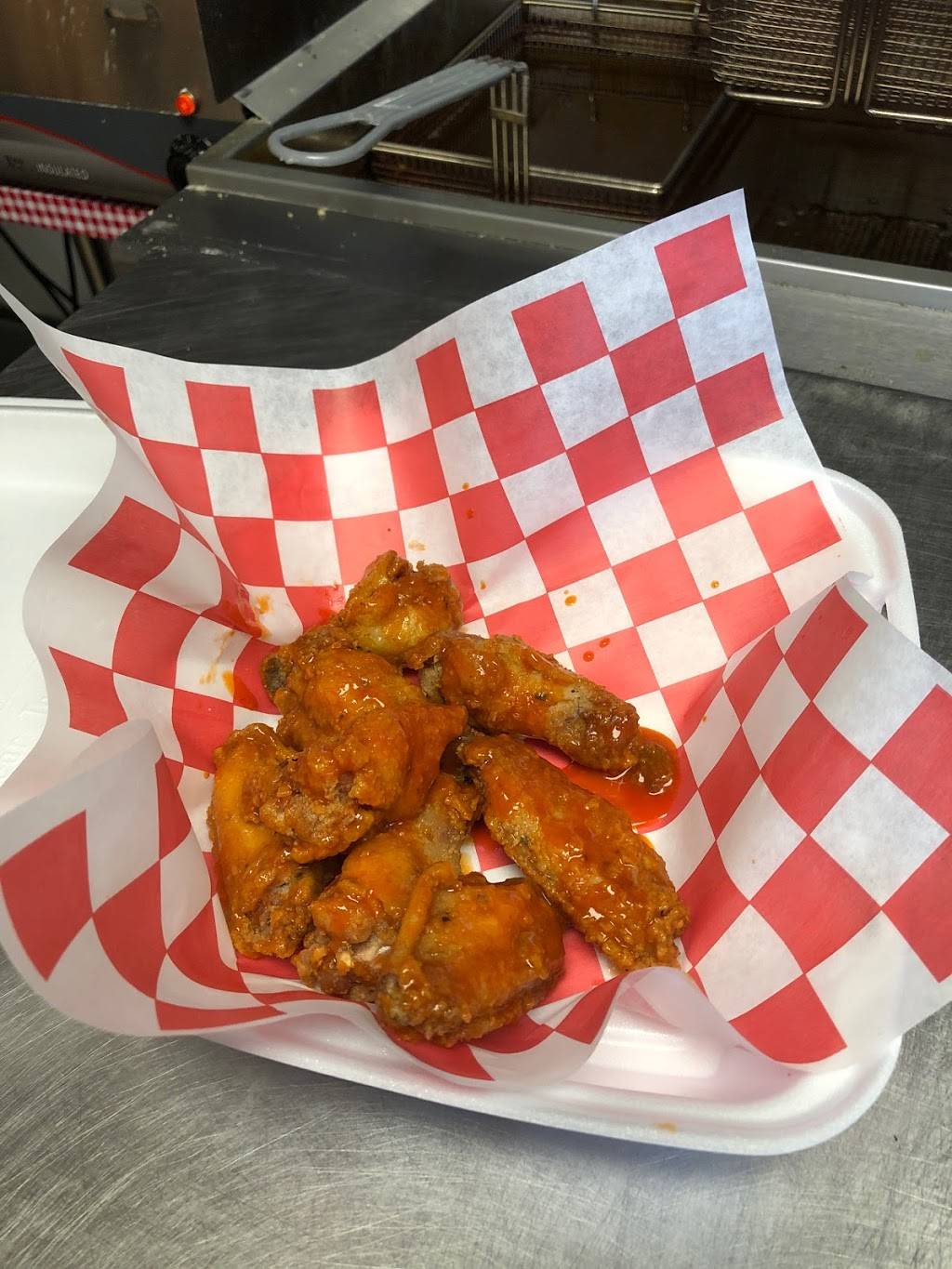 Fannys Fried Chicken | restaurant | 111 E Central Blvd, Cape Canaveral, FL 32920, USA | 3216130077 OR +1 321-613-0077