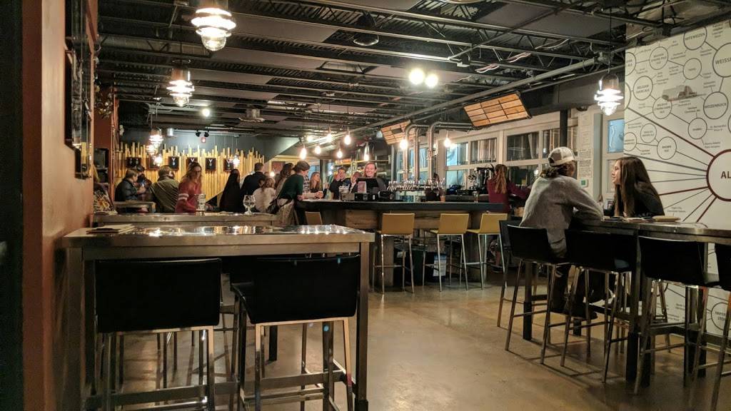 Upslope Brewing Company | restaurant | 1898 S Flatiron Ct, Boulder, CO 80301, USA | 3033961898 OR +1 303-396-1898