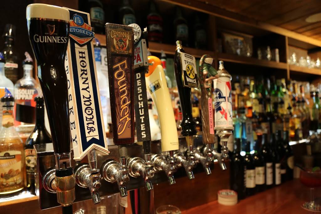 Noggin Room Pub | restaurant | 118 Lewis St, Petoskey, MI 49770, USA | 2313474000 OR +1 231-347-4000