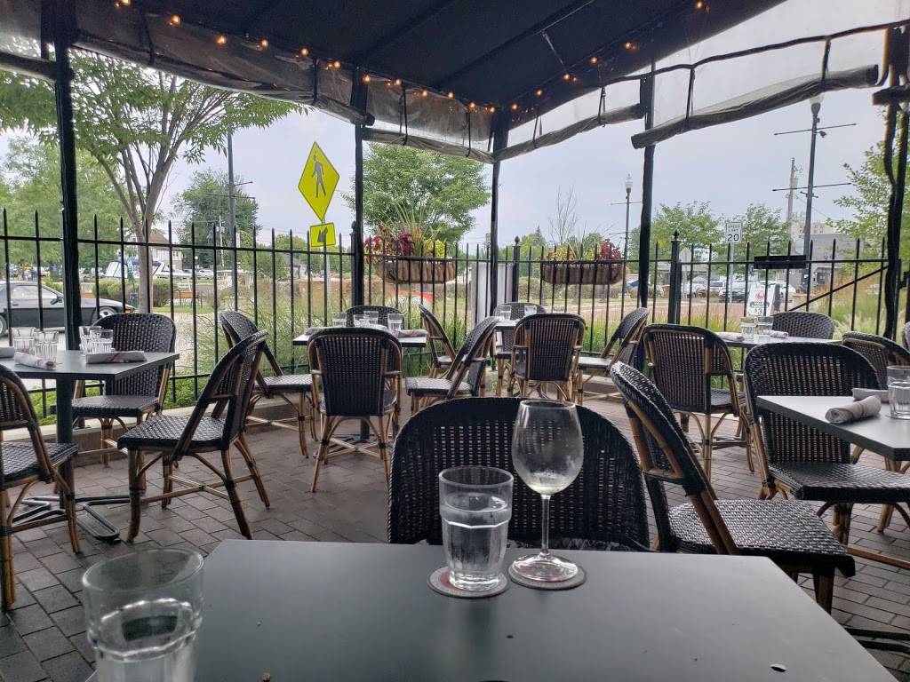 Remington Tavern and Seafood Exchange | restaurant | 184 Sweeney St, North Tonawanda, NY 14120, USA | 7163622802 OR +1 716-362-2802