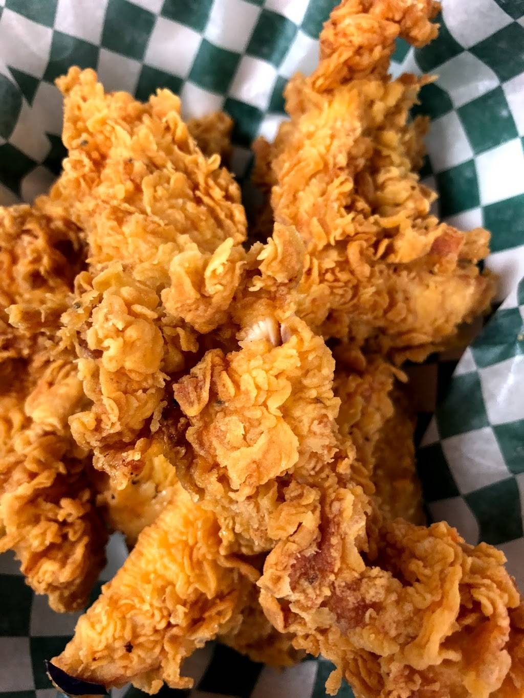 Country Fried Chicken | meal takeaway | 2086-A Lawrence Ave E, Scarborough, ON M1R 2Z5, Canada | 4166151111 OR +1 416-615-1111