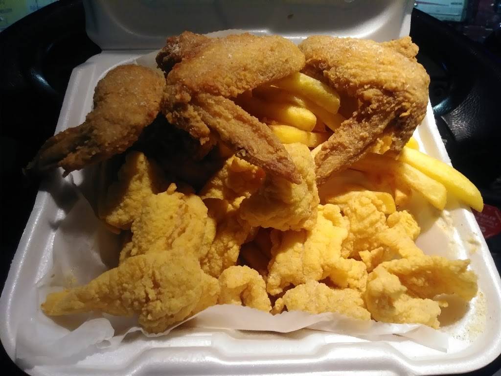 Mr. Snappers Fish & Chicken | restaurant | 2764 US-17, Brunswick, GA 31523, USA | 9122758984 OR +1 912-275-8984