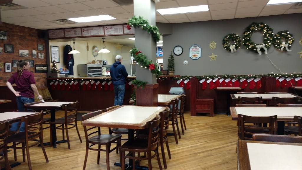 Corleones Italian Restaurant | meal takeaway | 110 Liberty St, Morris, IL 60450, USA | 8159426965 OR +1 815-942-6965