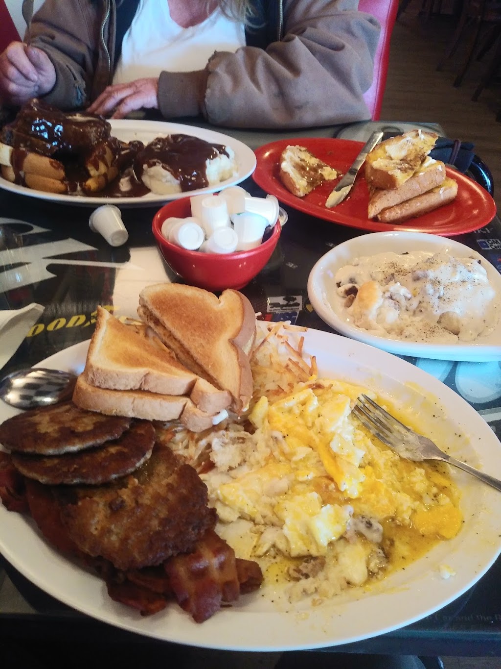 Hot Rod Cafe | cafe | 2215 Hualapai Mountain Rd, Kingman, AZ 86401, USA | 9287181500 OR +1 928-718-1500