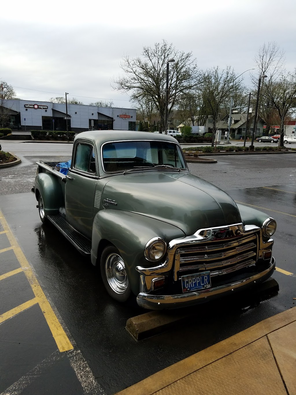 Starbucks | cafe | 495 W 7th Ave, Eugene, OR 97401, USA | 5416840984 OR +1 541-684-0984