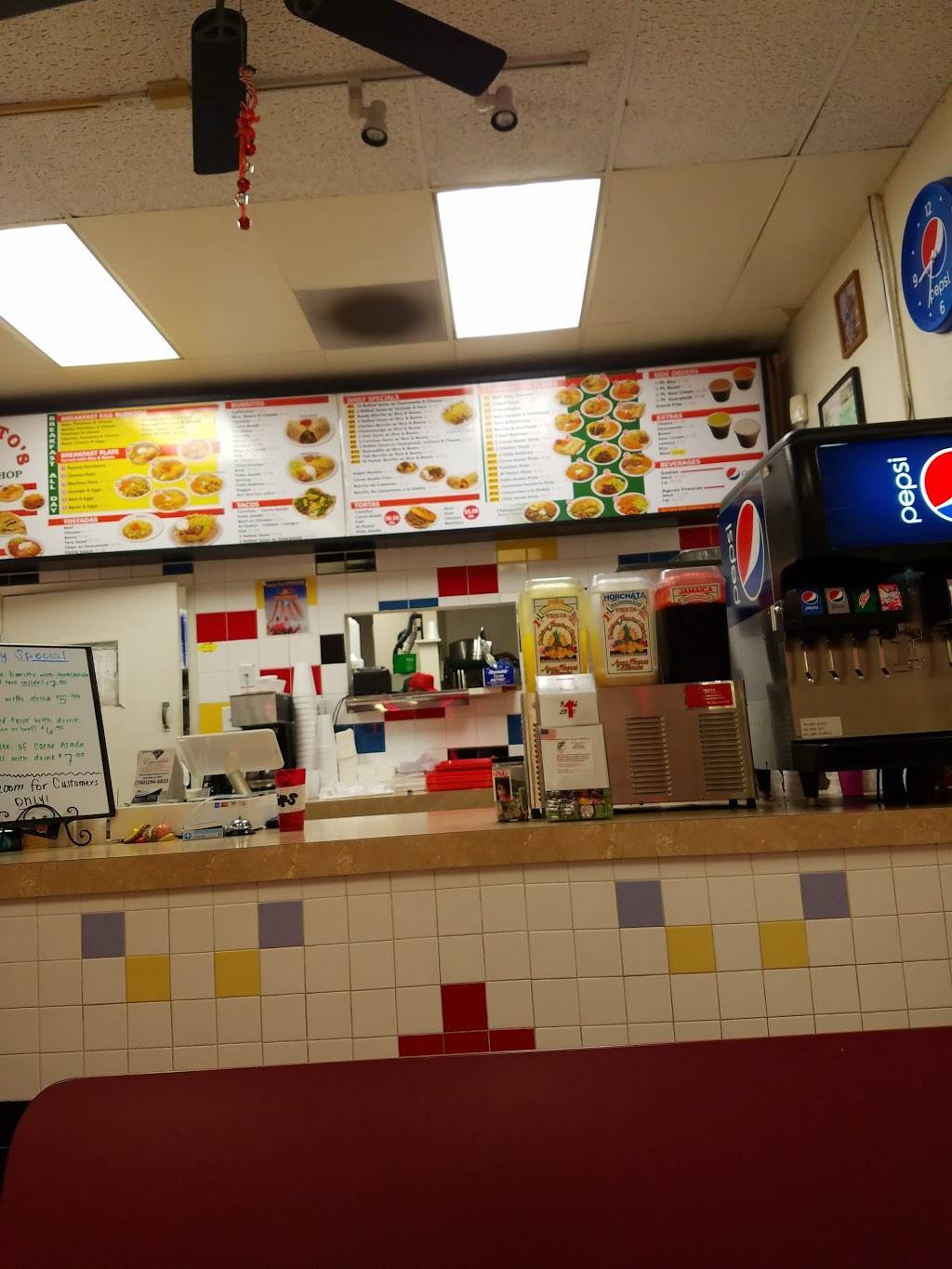 Jilbertos Taco Shop | restaurant | 573 W Vista Way, Vista, CA 92083, USA | 7606432245 OR +1 760-643-2245