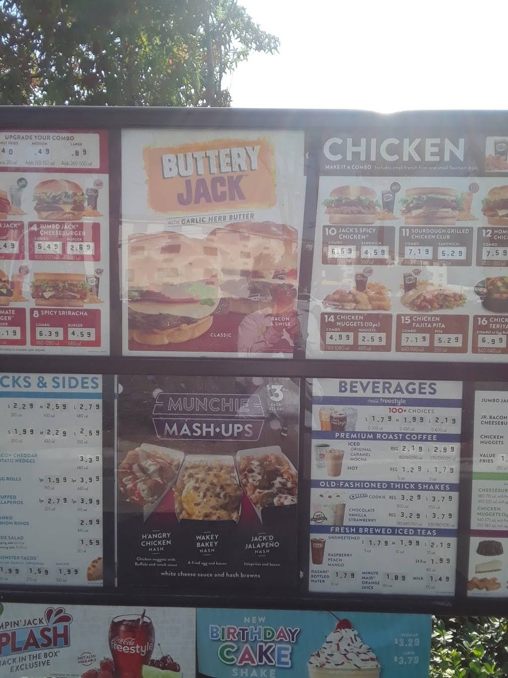 Jack in the Box | restaurant | 17600 Bellflower Blvd, Bellflower, CA 90706, USA | 5629206733 OR +1 562-920-6733