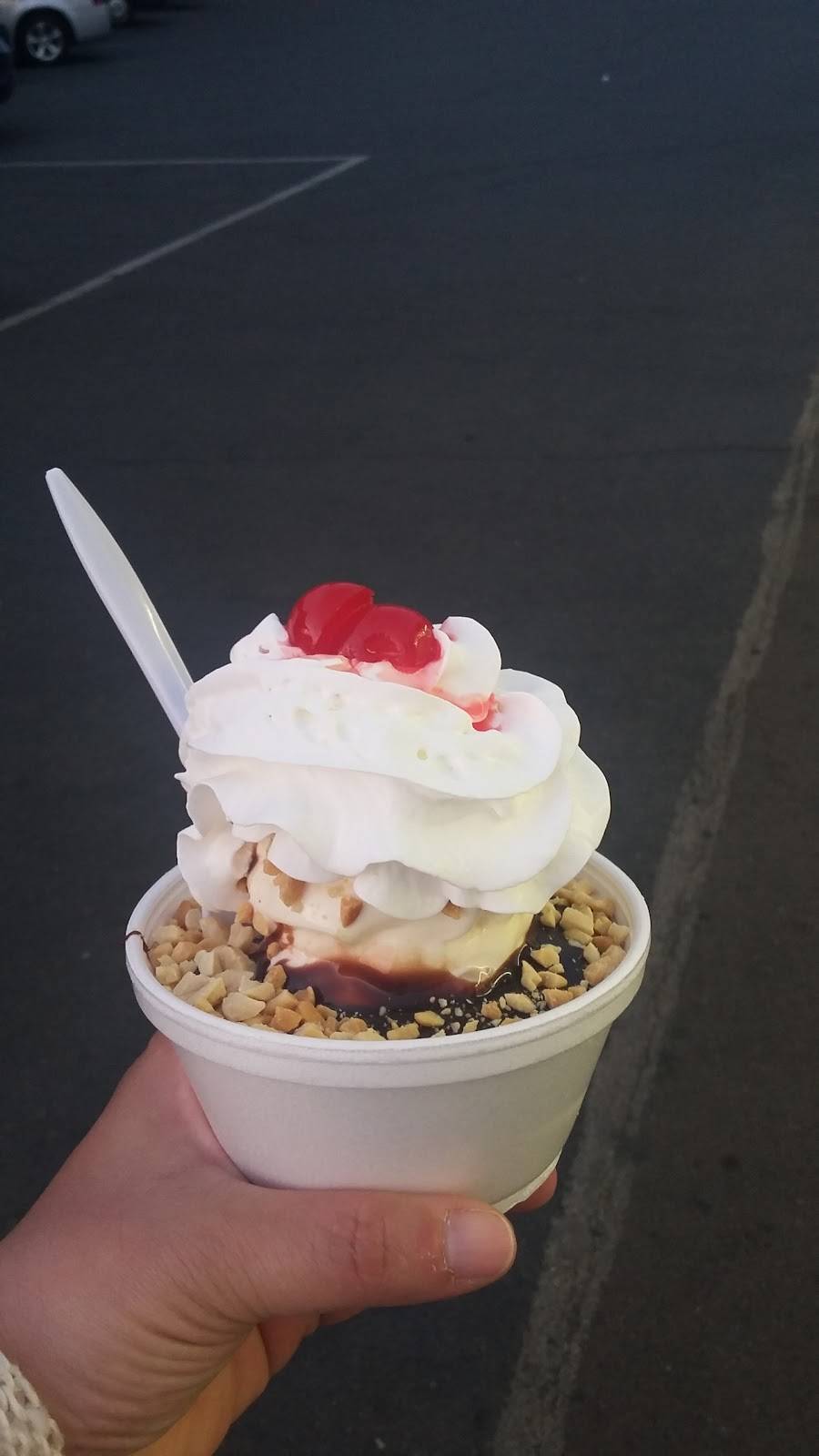 Pepper Tree Frosty | restaurant | 270 S Santa Fe Ave, Vista, CA 92084, USA | 7607260732 OR +1 760-726-0732