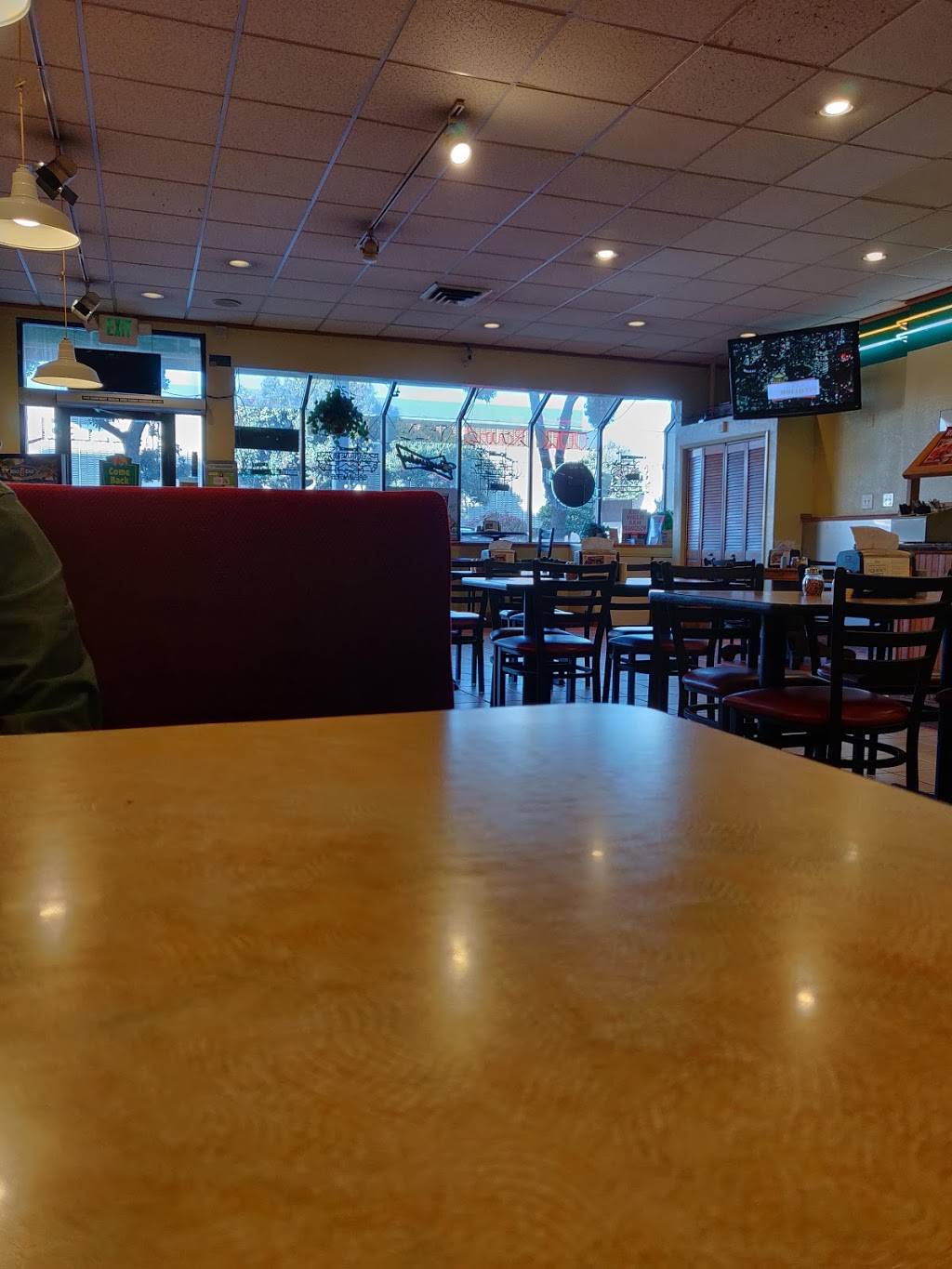 Round Table Pizza | meal delivery | 3567 Geary Blvd, San Francisco, CA 94118, USA | 4153875054 OR +1 415-387-5054