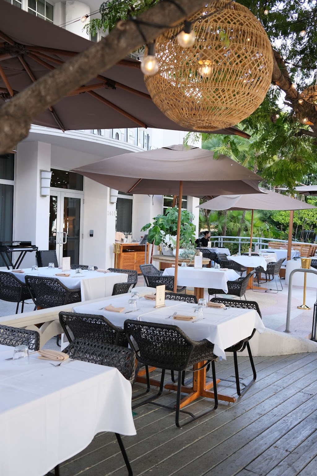 Extra Virgin Bistro Miami beach | restaurant | 1610 Collins Ave, Miami Beach, FL 33139, USA | 7866050819 OR +1 786-605-0819