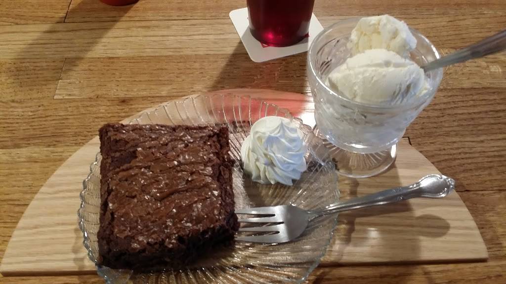 Strevigs Family Restaurant & Tavern | restaurant | 4438 Red Rock Rd, Benton, PA 17814, USA | 5709250330 OR +1 570-925-0330