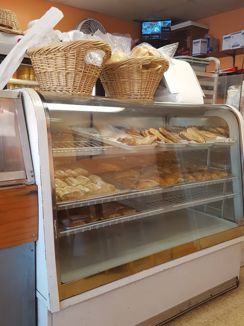 Sweet Bakery Cafeteria | bakery | 1467 N Krome Ave, Homestead, FL 33030, USA | 3052420717 OR +1 305-242-0717