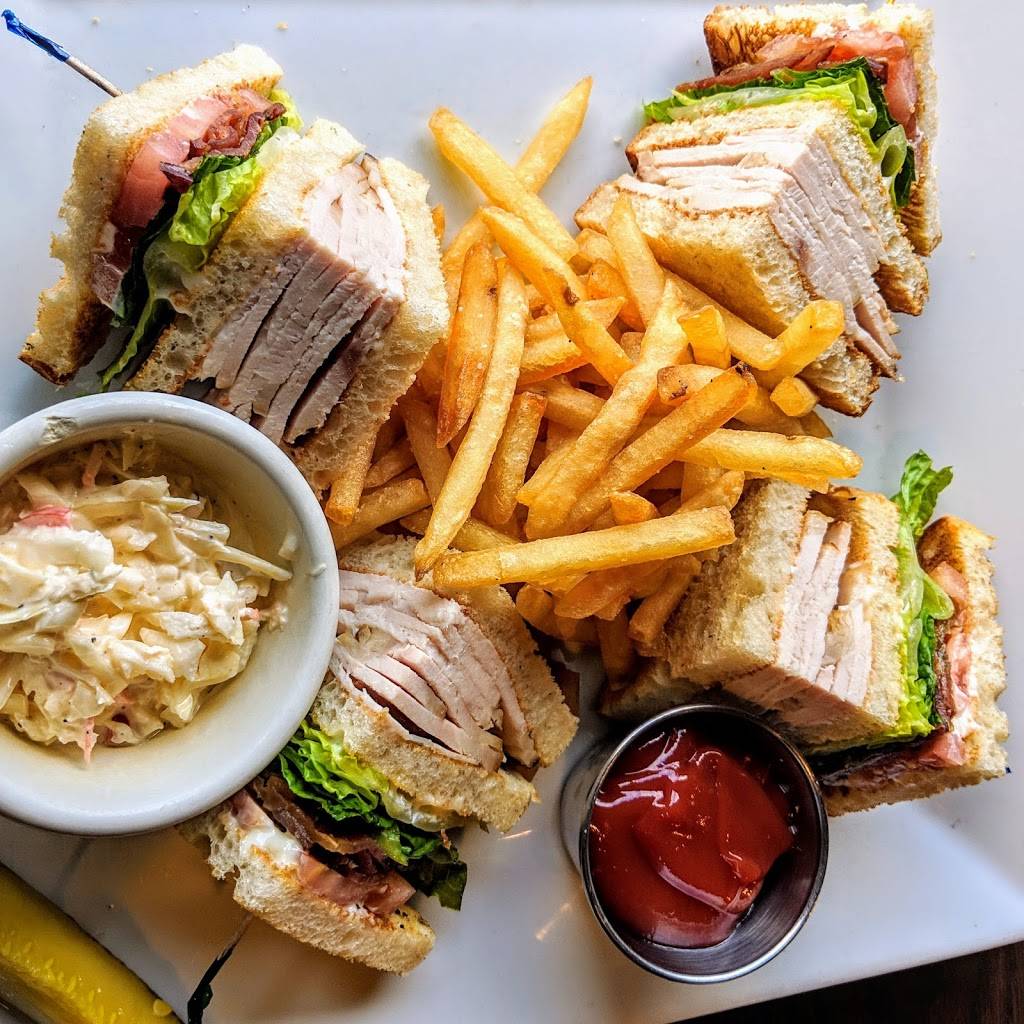 Station House Bar and Grille | cafe | 232 East Ave, Norwalk, CT 06855, USA | 2038532680 OR +1 203-853-2680