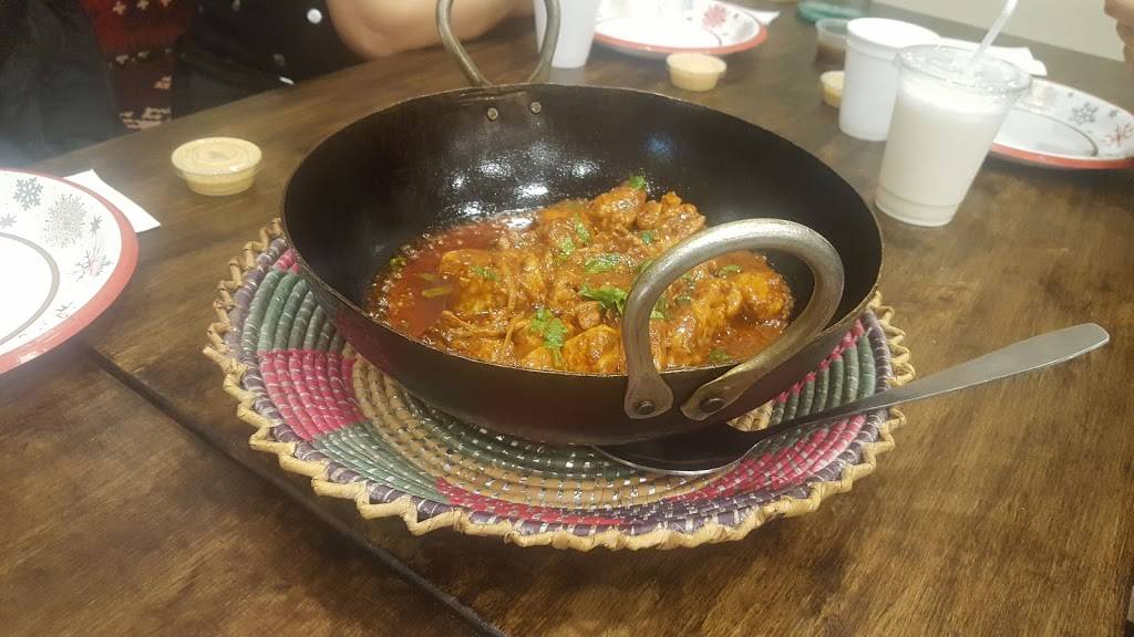 Pattay Khan | restaurant | 400 Dundas St E, Mississauga, ON L5A 1X5, Canada | 9052327576 OR +1 905-232-7576