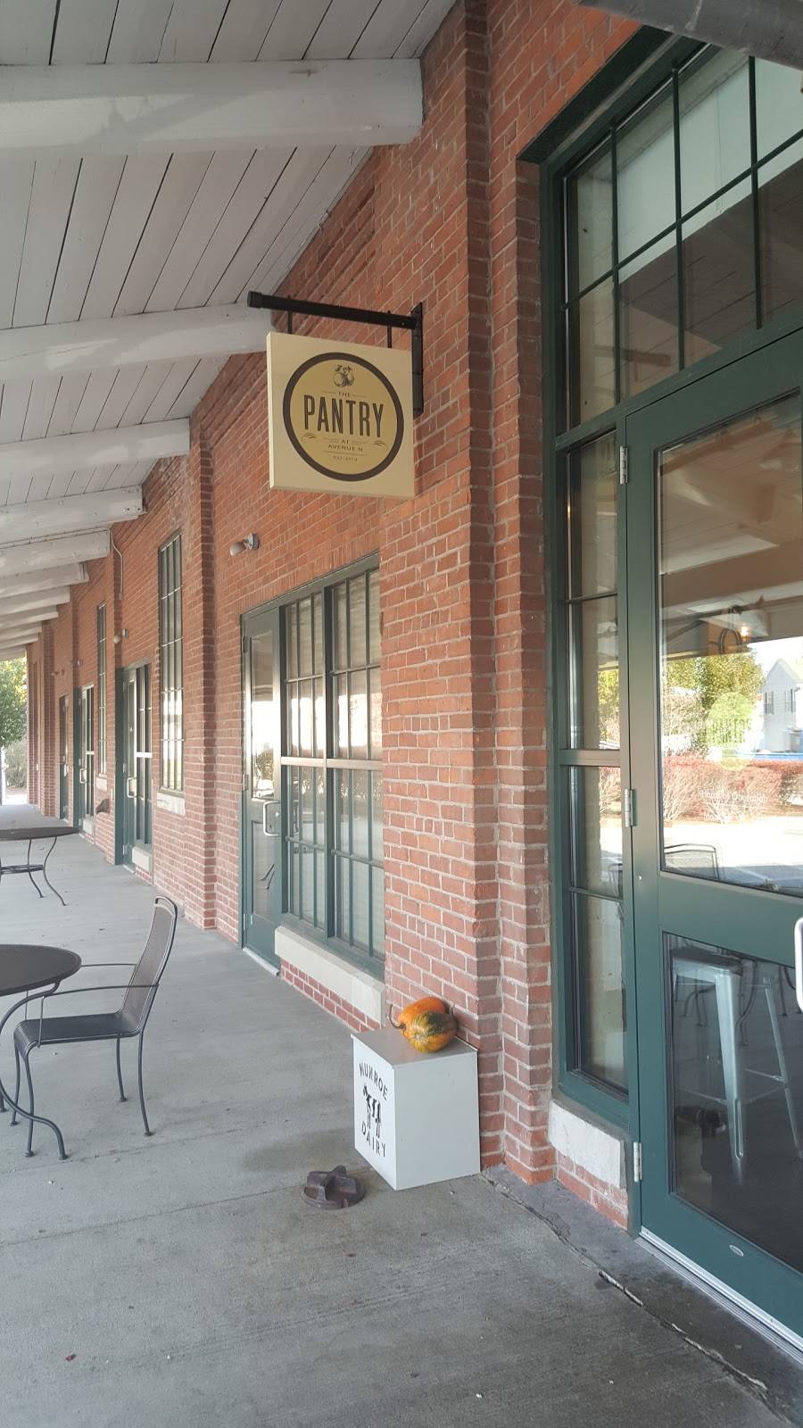 The Pantry at Avenue N | restaurant | 20 Newman Ave, Rumford, RI 02916, USA | 4012286691 OR +1 401-228-6691