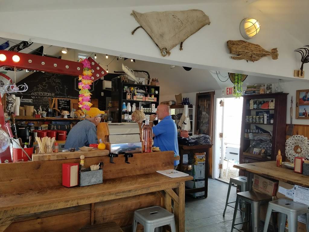 Little Creek Oyster Farm & Market | restaurant | 37 Front St, Greenport, NY 11944, USA | 6314776992 OR +1 631-477-6992