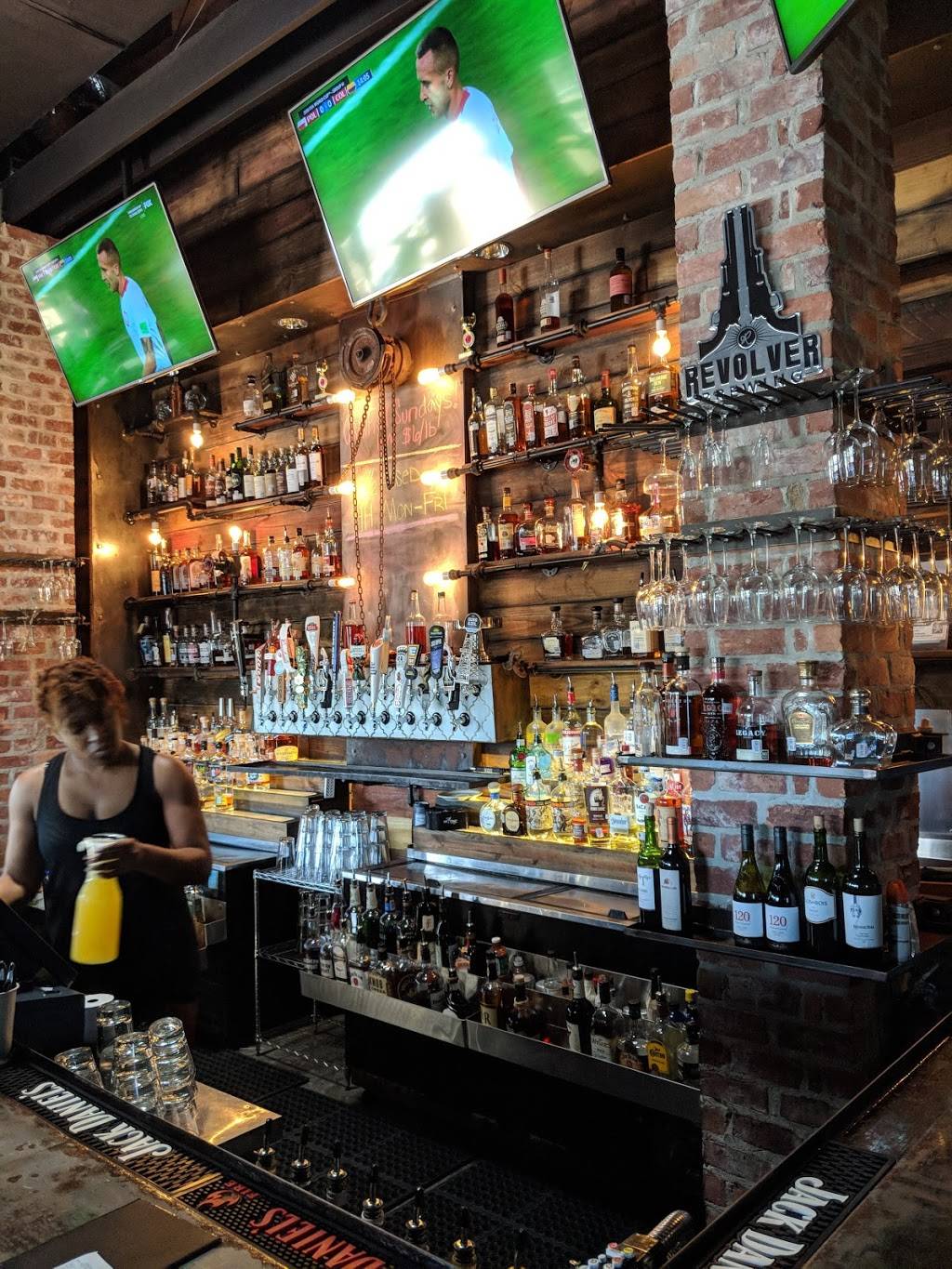 Revolver Houston | restaurant | 6502 Washington Ave, Houston, TX 77007, USA | 7138624555 OR +1 713-862-4555