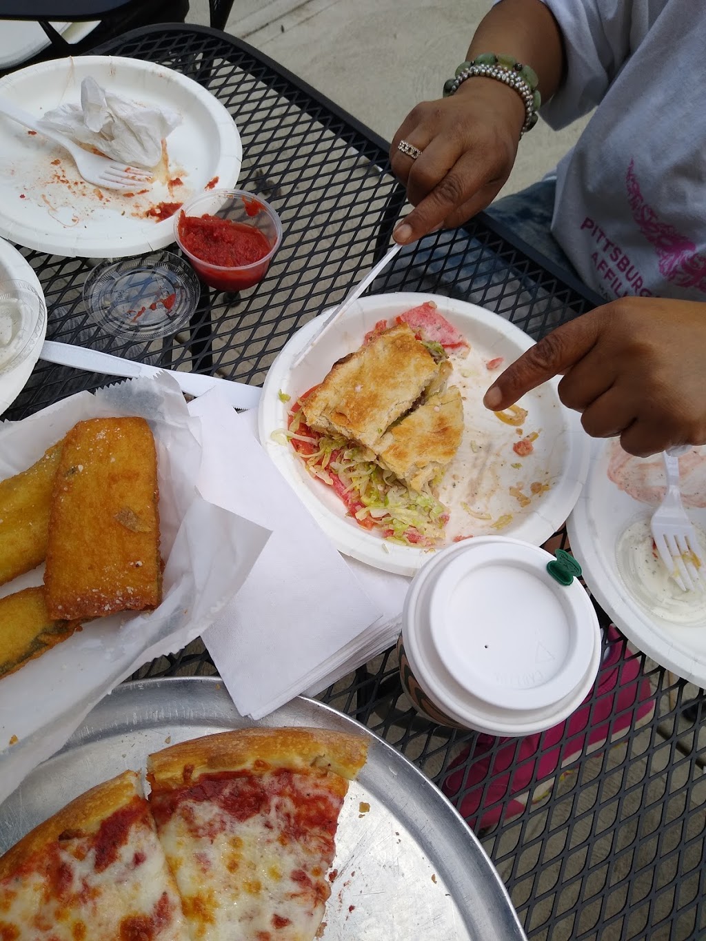 Angelos Pizzeria | restaurant | 4768 Liberty Ave, Pittsburgh, PA 15224, USA | 4126215330 OR +1 412-621-5330