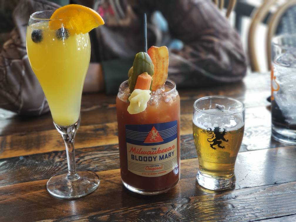 Café Hollander - Brookfield | restaurant | 20150 Union St, Brookfield, WI 53045, USA | 2627854490 OR +1 262-785-4490