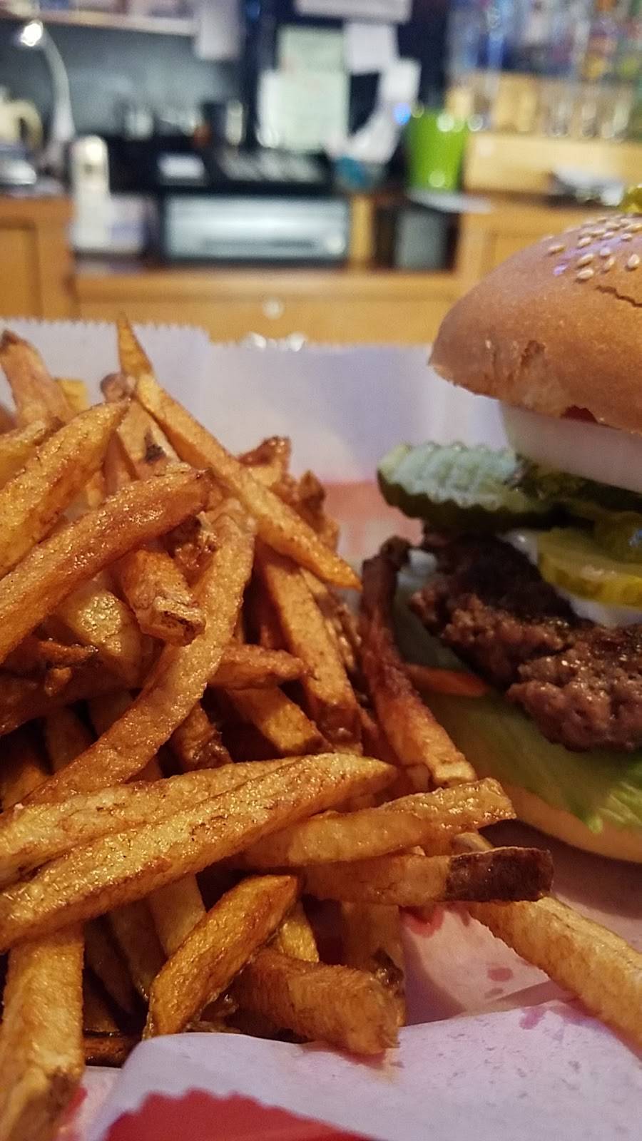 Hodges Cafe | restaurant | 897 Wooster Rd W, Barberton, OH 44203, USA | 3308256073 OR +1 330-825-6073