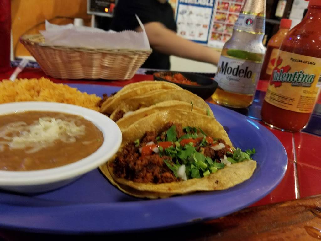 Jaliscos on North | restaurant | 2207 E North Ave, Milwaukee, WI 53202, USA | 4142910645 OR +1 414-291-0645