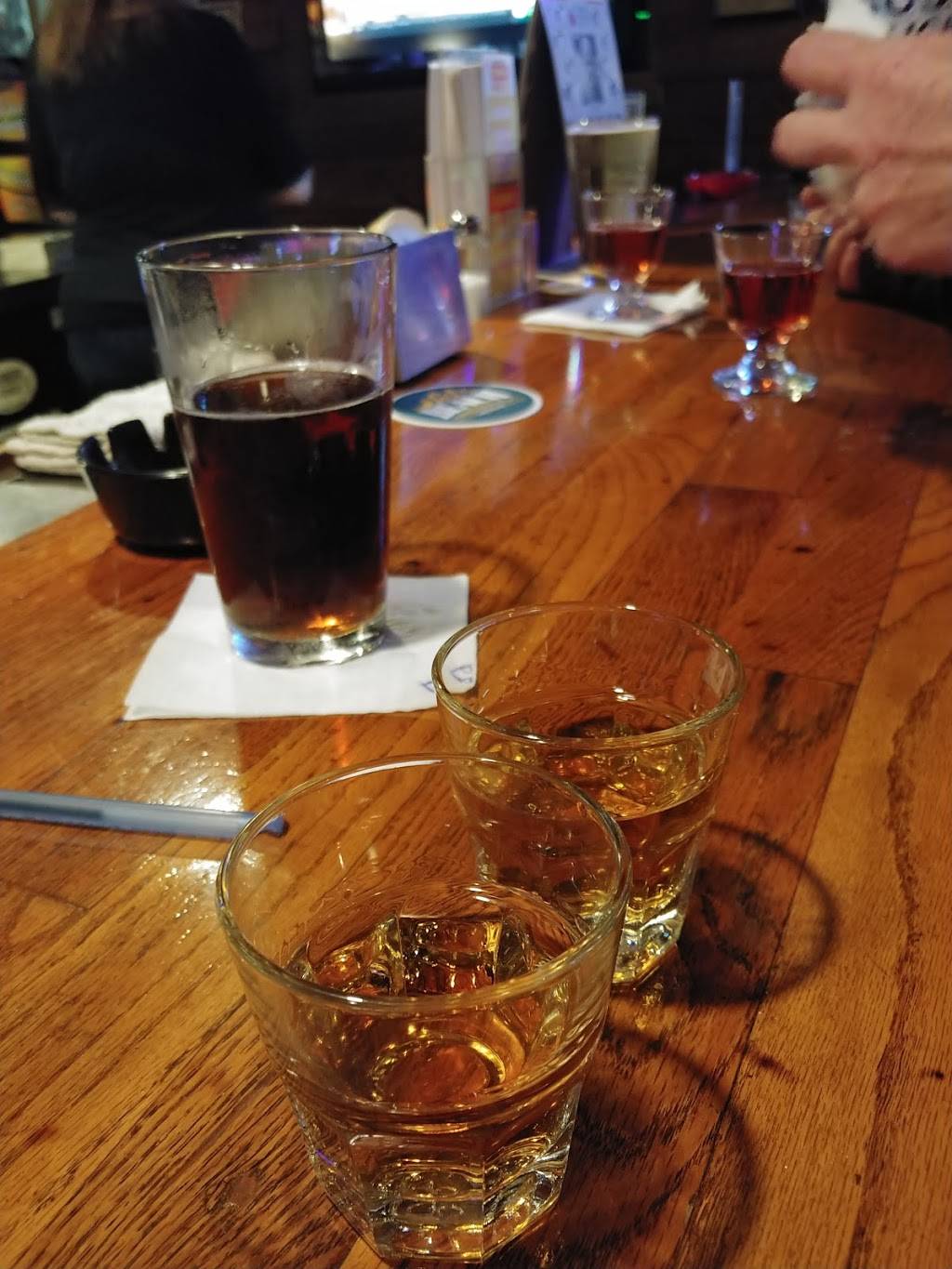 Hank & Jerrys Tavern | restaurant | 1504 Old Salem Rd SE #1609, Conyers, GA 30013, USA | 7704832200 OR +1 770-483-2200