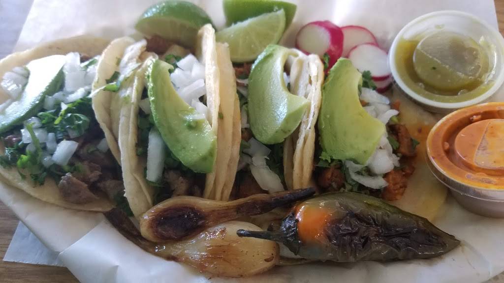 Little Mexico Store & Restaurant | restaurant | 127 S Broad St, Kenbridge, VA 23944, USA | 4346763317 OR +1 434-676-3317