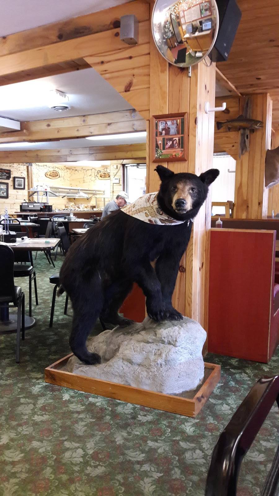 Family Diner | restaurant | 711 N Silverleaf St, Gladwin, MI 48624, USA | 9894268141 OR +1 989-426-8141