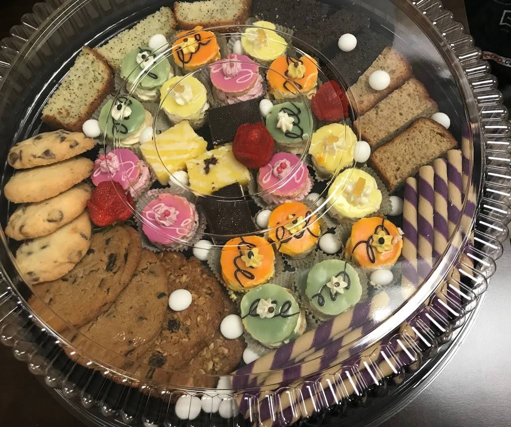 HANG-OUTS | restaurant | 1708 Eglinton Ave W, York, ON M6E 2H5, Canada | 4168439841 OR +1 416-843-9841