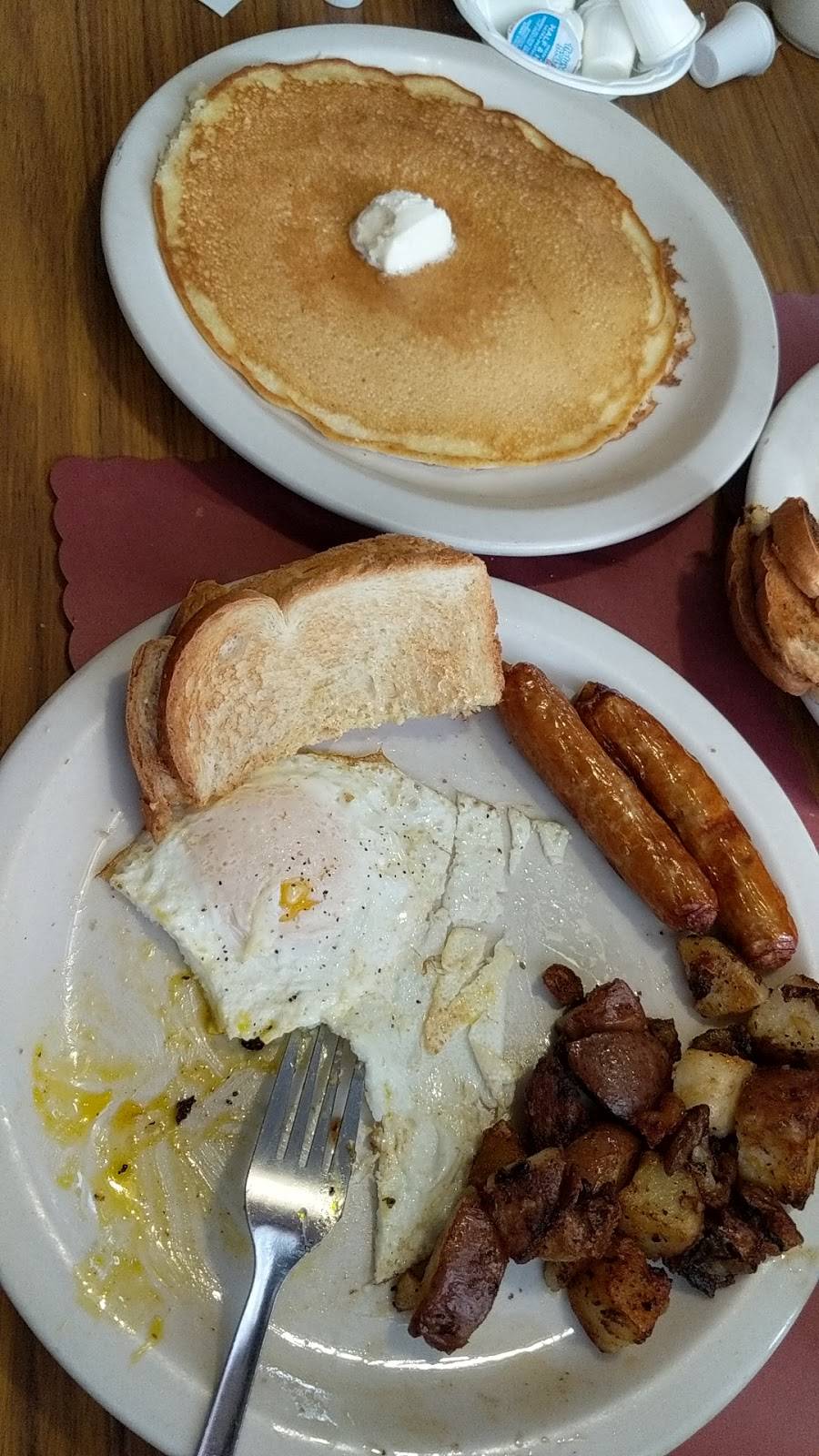 Jennifers Kitchen | restaurant | 574 Chicopee St, Chicopee, MA 01013, USA | 4135327758 OR +1 413-532-7758