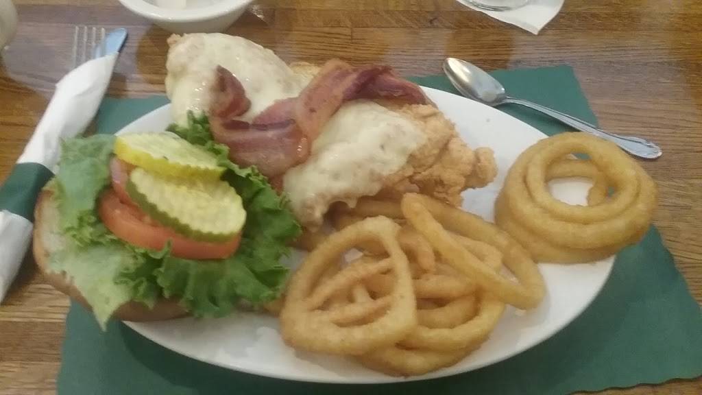 Bradys American Grill | restaurant | 225 Concord Street Route 202n, Peterborough, NH 03458, USA | 6039249322 OR +1 603-924-9322