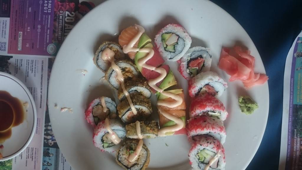 Village De Chine | restaurant | 1748 Rue King Ouest, Sherbrooke, QC J1J 2C9, Canada | 8195658808 OR +1 819-565-8808