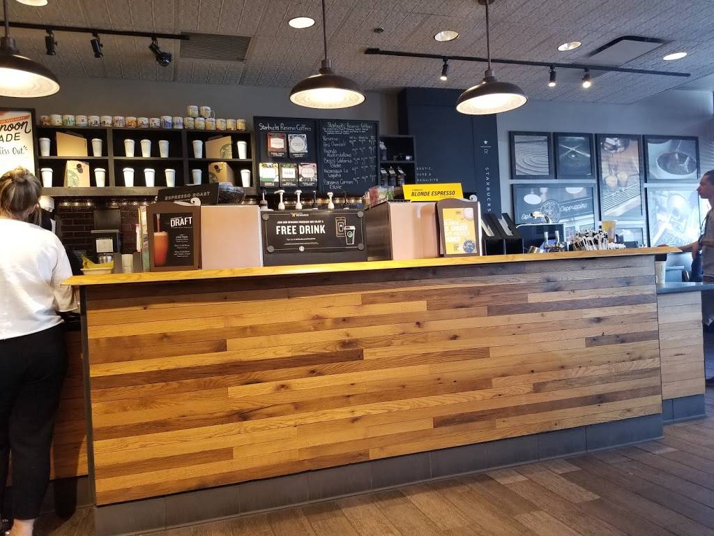 Starbucks | cafe | 14 Main St, Andover, MA 01810, USA | 9784757752 OR +1 978-475-7752