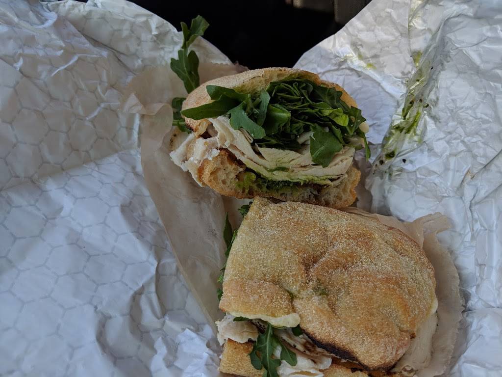 The Dilly Duck Shop | restaurant | 666 Main Ave, Norwalk, CT 06851, USA | 2039560040 OR +1 203-956-0040