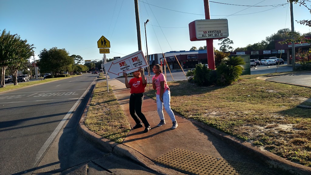 Krystal | meal takeaway | 164 Mary Esther Blvd, Mary Esther, FL 32569, USA | 8502447446 OR +1 850-244-7446