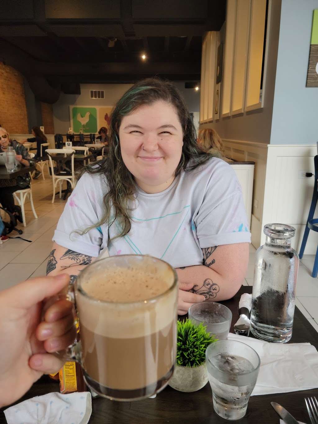 The Hen of Lincoln Park | restaurant | 2423 N Clark St, Chicago, IL 60614, USA | 3126978168 OR +1 312-697-8168