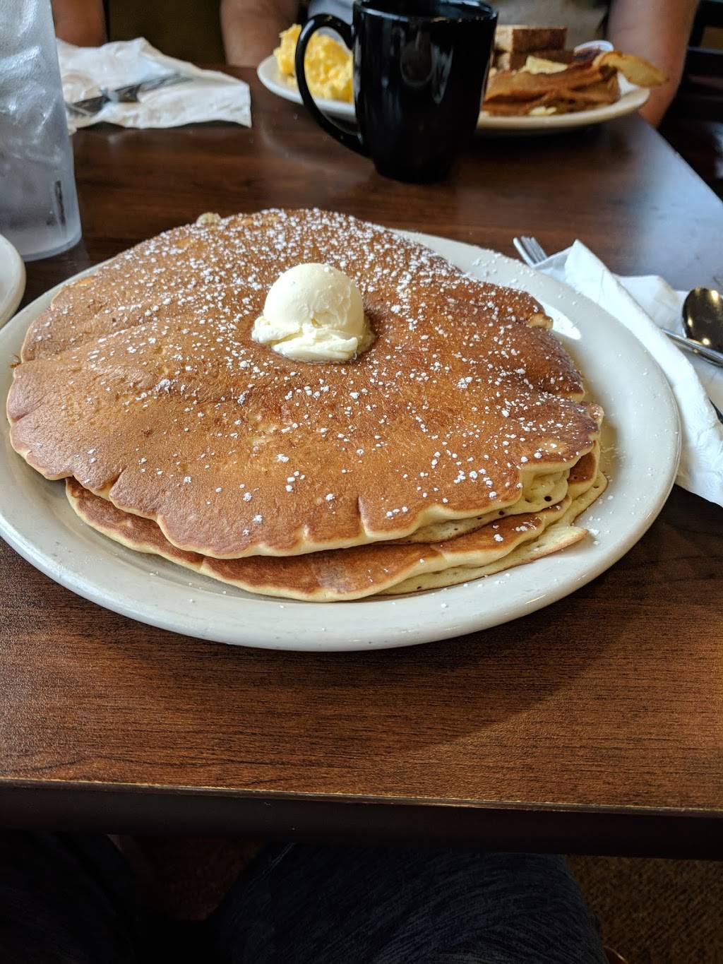 Lulus Diner | cafe | 114 E College Ave, Bluffton, OH 45817, USA | 4193695858 OR +1 419-369-5858