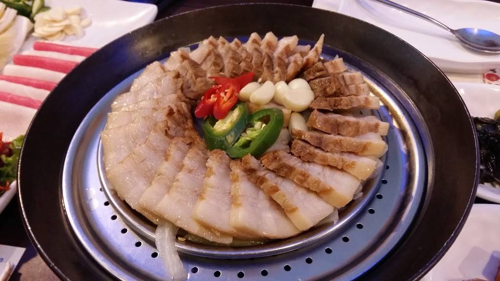 Haewadall | restaurant | 9626 N Milwaukee Ave, Niles, IL 60714, USA | 8475810524 OR +1 847-581-0524