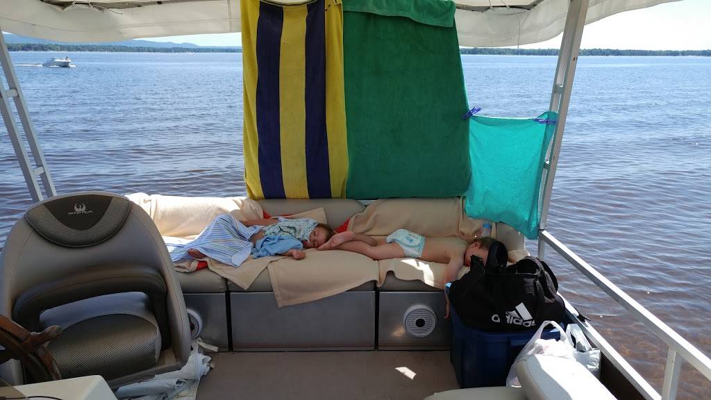 Point Dining Lounge | restaurant | 346 Bayview Dr, Woodlawn, ON K0A 3M0, Canada | 6138323013 OR +1 613-832-3013