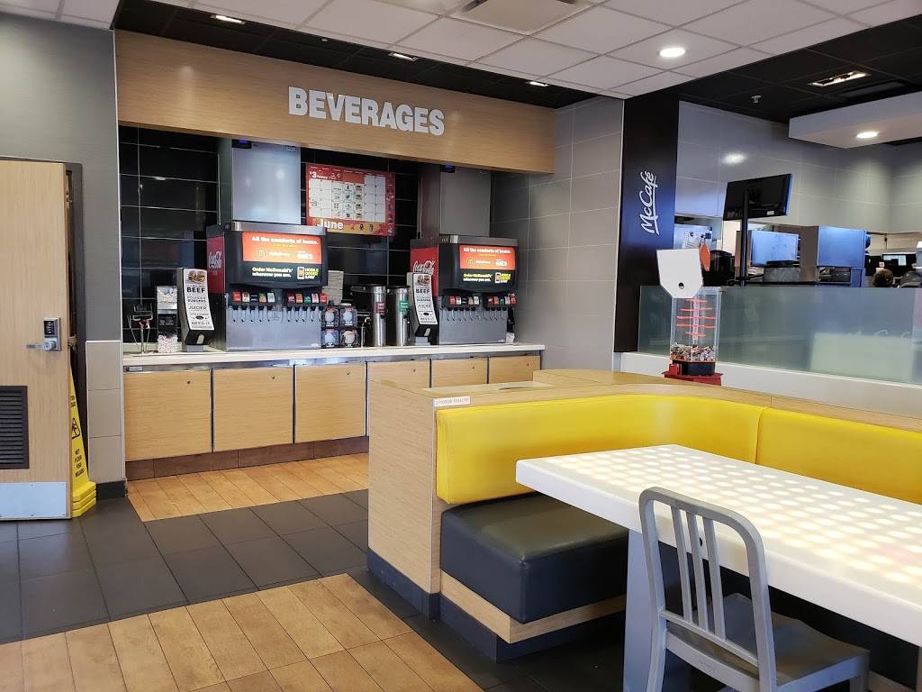 McDonalds | cafe | 300 38th Ave N, St. Petersburg, FL 33704, USA | 7278966513 OR +1 727-896-6513